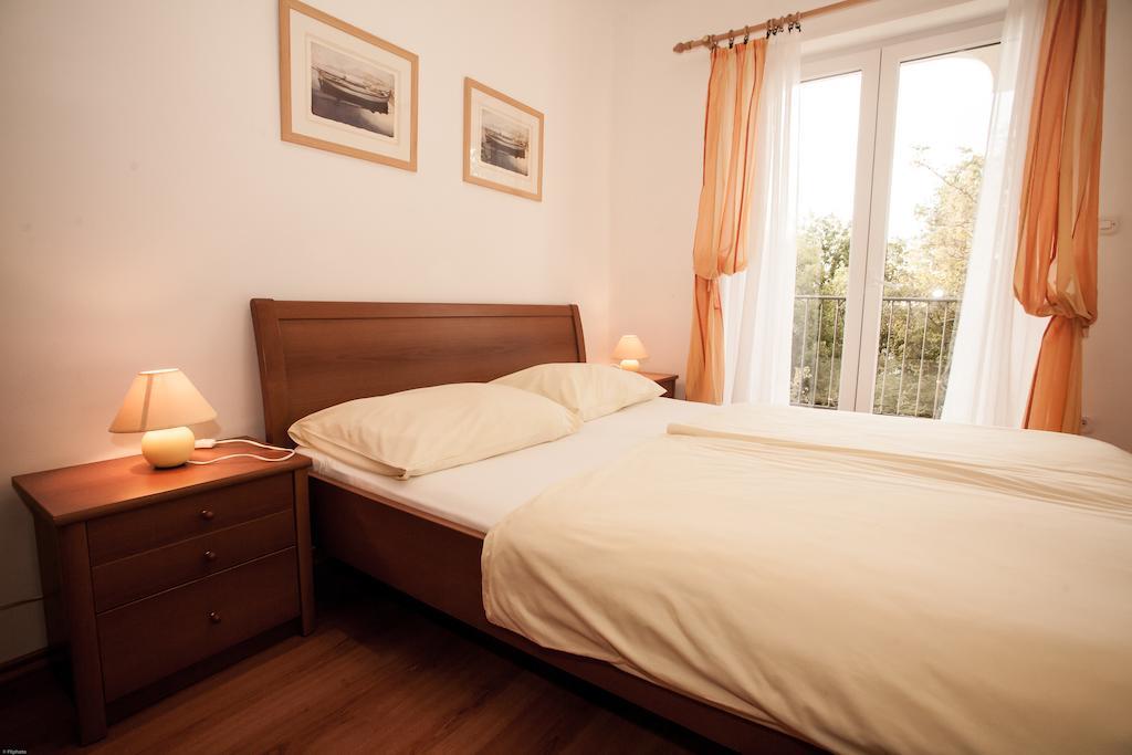 Apartments Bogovic Malinska Ngoại thất bức ảnh