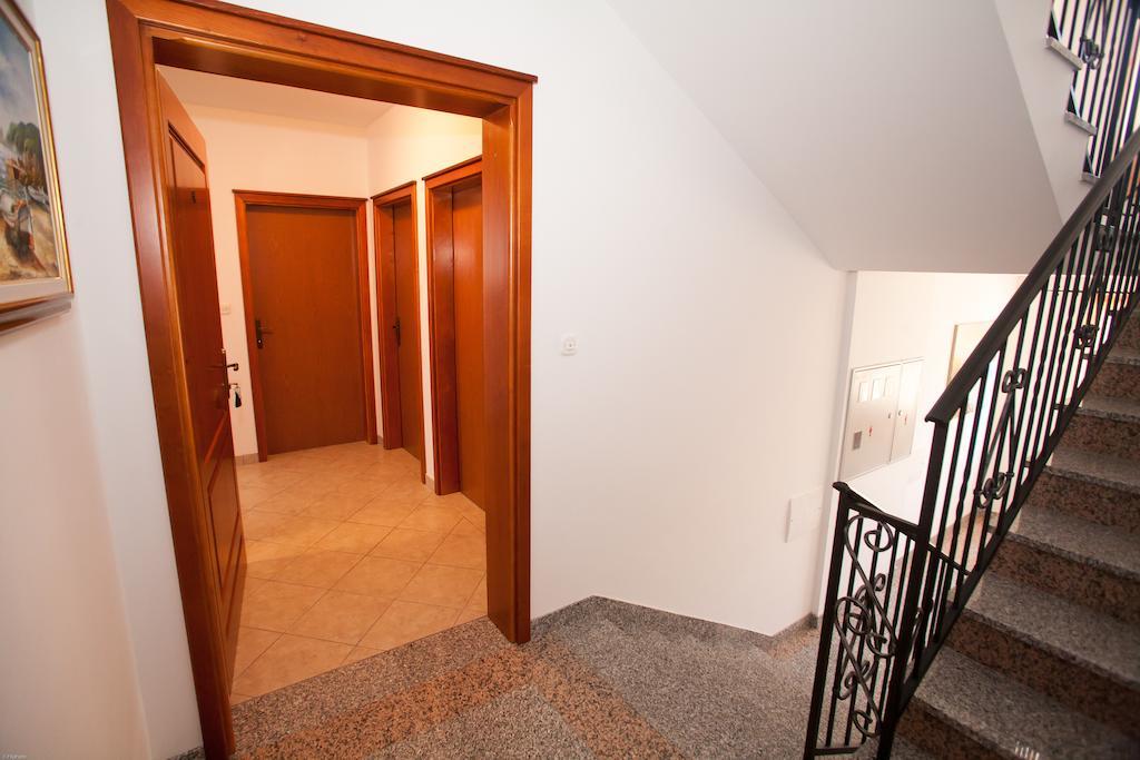 Apartments Bogovic Malinska Ngoại thất bức ảnh