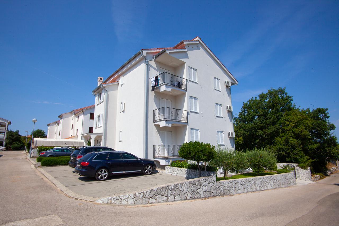 Apartments Bogovic Malinska Ngoại thất bức ảnh